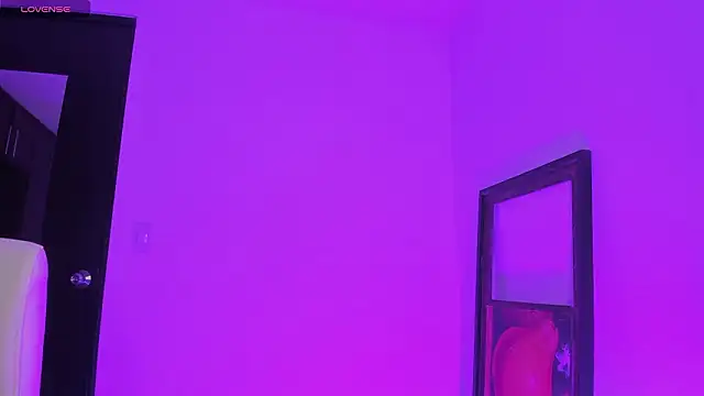 TinaJonnes  online show from February 4, 9:04 am