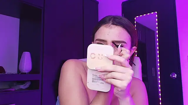 TinaJonnes  online show from April 10, 4:39 am