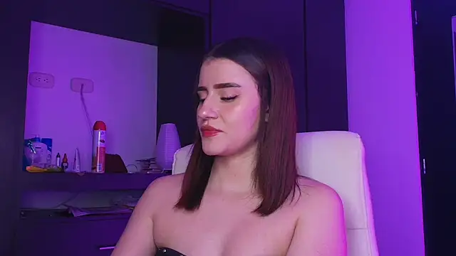 Snapshot of TinaJonnes_ chatting on May 18, 4:07 am TinaJonnes online show from May 18, 4:07 am