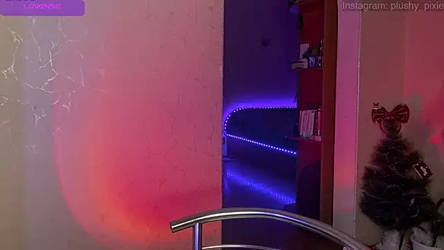 plushy pixie online show from December 6, 12:45 am