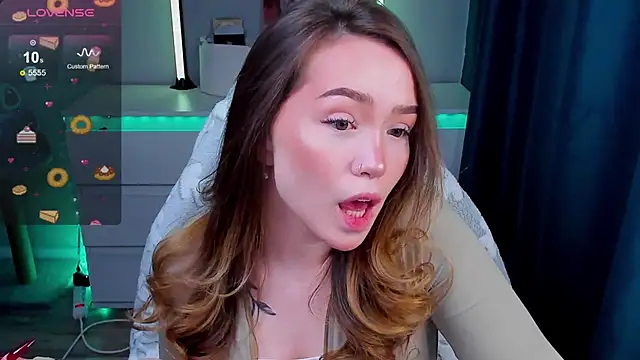 Evia r0se online show from February 25, 8:02 am