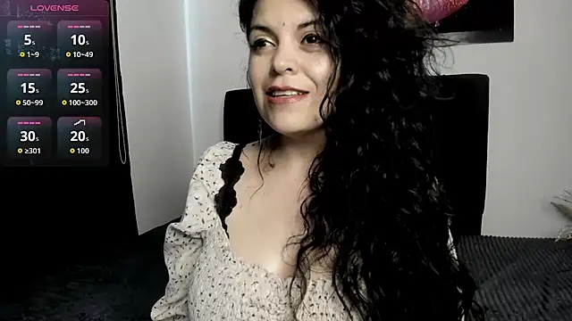 scarlett w0lf online show from June 14, 5:37 pm