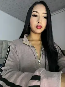 SOPHIACANDY19  online show from July 1, 12:45 am