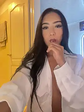 SOPHIACANDY19  online show from July 17, 12:28 am