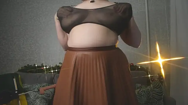 Snapshot of Kira_Citro chatting on December 18, 11:19 pm Kira Citro online show from December 18, 11:19 pm