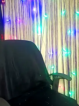 Snapshot of Sexy_eye-19 chatting on February 8, 2:16 pm Sexy eye-19 online show from February 8, 2:16 pm