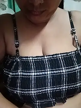 Snapshot of sajida34 chatting on July 11, 12:35 am sajida34 online show from July 11, 12:35 am