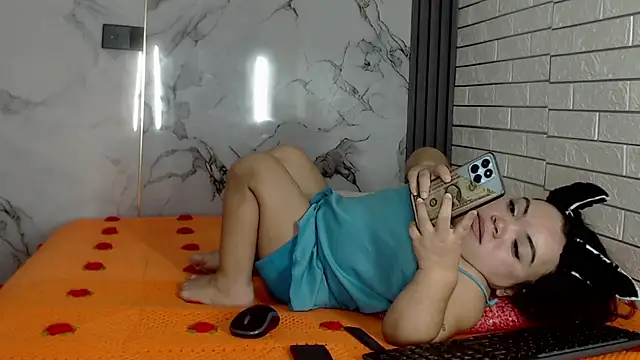 Snapshot of Michelle_Brooks chatting on March 22, 12:04 pm Michelle Brooks online show from March 22, 12:04 pm