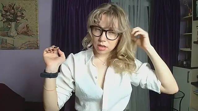 Snapshot of TaylorBre chatting on December 21, 1:32 pm TaylorBre online show from December 21, 1:32 pm