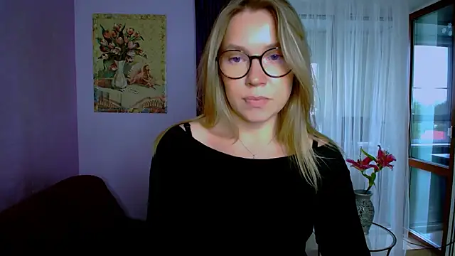 Snapshot of TaylorBre chatting on September 24, 10:40 am TaylorBre online show from September 24, 10:40 am