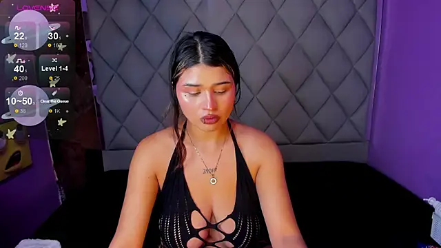 venusowen  online show from March 4, 1:17 pm