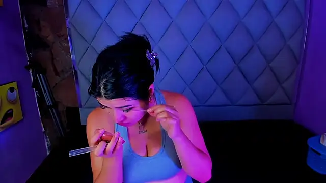 venusowen  online show from September 11, 1:33 pm