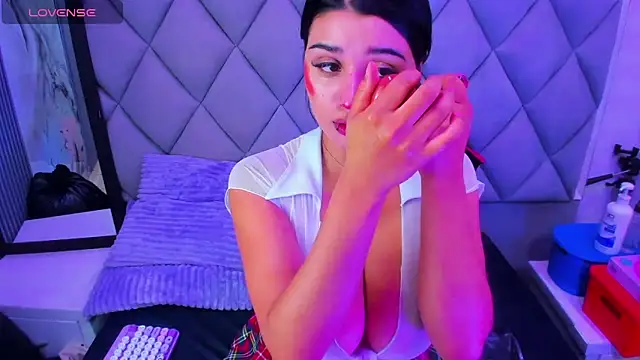 venusowen  online show from January 5, 5:49 pm