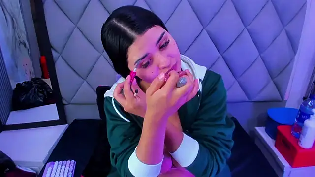 venusowen  online show from February 11, 1:49 pm