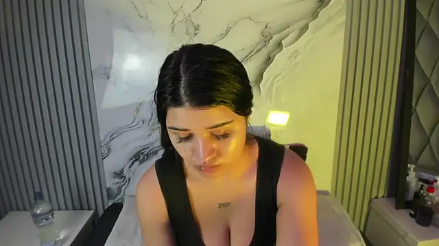 venusowen  online show from February 15, 12:14 pm