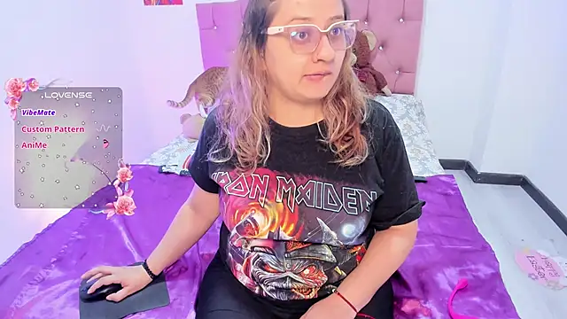 AnnieBigBoobs online show from November 6, 9:05 pm