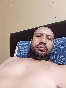 Snapshot of danielll2024 chatting on March 4, 4:18 am danielll2024 online show from March 4, 4:18 am