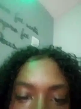 Snapshot of pretinhanovinha chatting on February 3, 6:51 am pretinhanovinha online show from February 3, 6:51 am