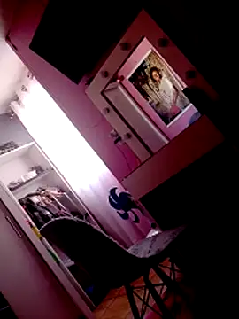 Snapshot of pretinhanovinha chatting on February 8, 12:52 pm pretinhanovinha online show from February 8, 12:52 pm