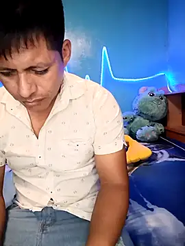 alexchir4 online show from May 5, 12:51 am