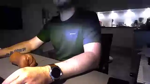 Snapshot of jensen38 chatting on February 21, 10:37 pm jensen38 online show from February 21, 10:37 pm