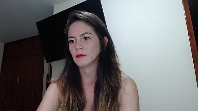 Snapshot of Hanny_24 chatting on February 25, 9:35 pm Hanny 24 online show from February 25, 9:35 pm