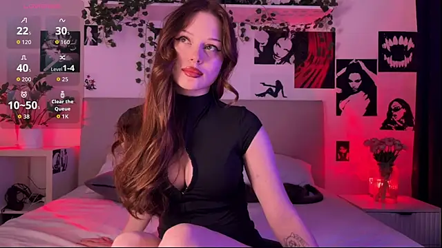 Lisa Moones online show from April 11, 4:44 pm