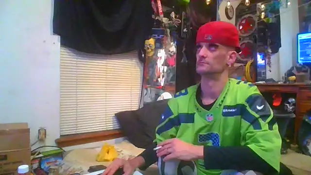 Snapshot of slinginbigD chatting on January 26, 10:34 am slinginbigD online show from January 26, 10:34 am