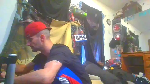 Snapshot of slinginbigD chatting on February 4, 5:45 pm slinginbigD online show from February 4, 5:45 pm