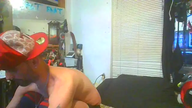 Snapshot of slinginbigD chatting on February 9, 12:49 am slinginbigD online show from February 9, 12:49 am