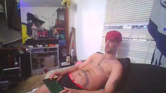 Snapshot of slinginbigD chatting on February 12, 1:59 pm slinginbigD online show from February 12, 1:59 pm