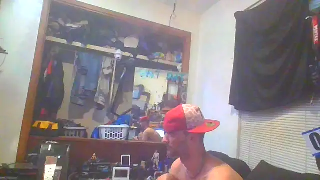 Snapshot of slinginbigD chatting on February 19, 9:28 am slinginbigD online show from February 19, 9:28 am