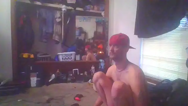 Snapshot of slinginbigD chatting on February 19, 11:36 pm slinginbigD online show from February 19, 11:36 pm