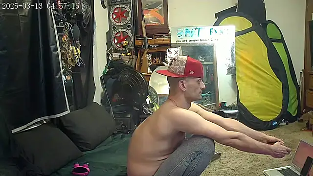 Snapshot of slinginbigD chatting on March 13, 10:57 am slinginbigD online show from March 13, 10:57 am