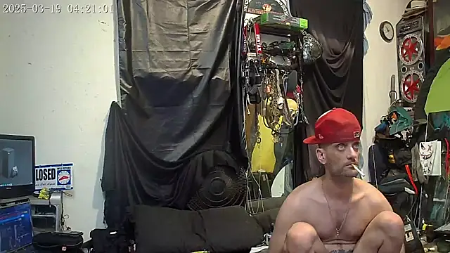 Snapshot of slinginbigD chatting on March 19, 10:22 am slinginbigD online show from March 19, 10:22 am