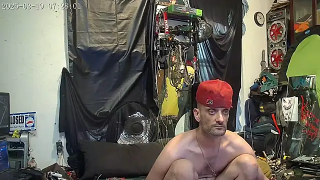 Snapshot of slinginbigD chatting on March 19, 1:29 pm slinginbigD online show from March 19, 1:29 pm