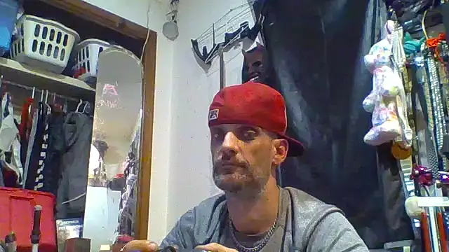 Snapshot of slinginbigD chatting on September 23, 8:01 pm slinginbigD online show from September 23, 8:01 pm