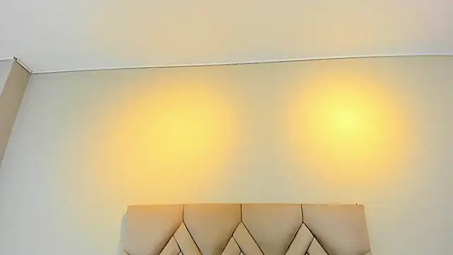 Isis Osman online show from February 10, 7:18 pm