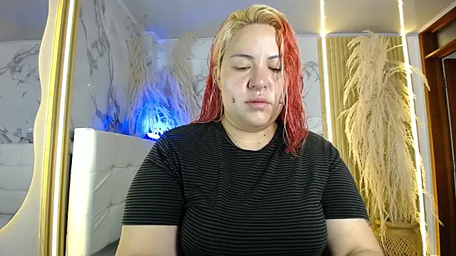 Bruja  Scarlata online show from December 15, 10:30 am