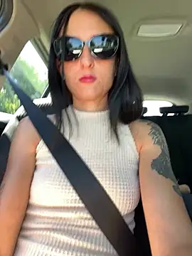 Snapshot of LolloLara91 chatting on July 5, 9:38 am LolloLara91 online show from July 5, 9:38 am