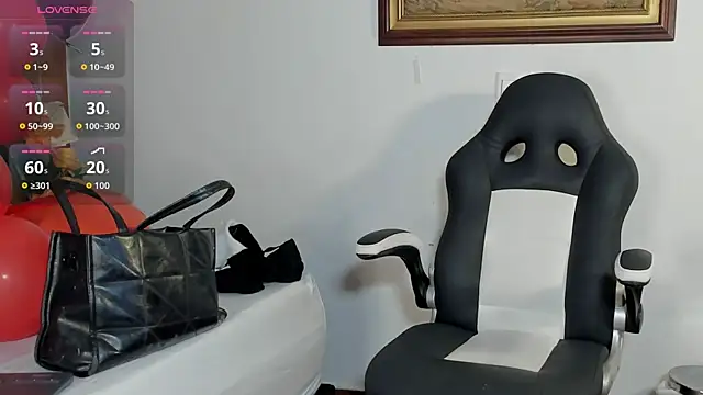 Snapshot of Wendy_Marchall chatting on February 16, 6:59 pm Wendy Marchall online show from February 16, 6:59 pm