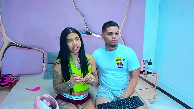 Snapshot of MelissaAndZeuss chatting on December 22, 4:28 am MelissaAndZeuss online show from December 22, 4:28 am