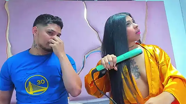 Snapshot of MelissaAndZeuss chatting on January 9, 9:06 am MelissaAndZeuss online show from January 9, 9:06 am