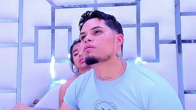 Snapshot of MelissaAndZeuss chatting on January 29, 9:23 am MelissaAndZeuss online show from January 29, 9:23 am