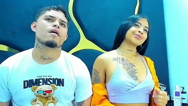 Snapshot of MelissaAndZeuss chatting on February 7, 8:01 am MelissaAndZeuss online show from February 7, 8:01 am