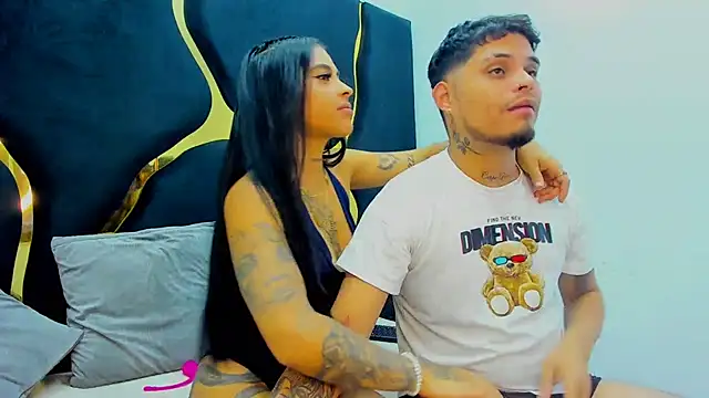 Snapshot of MelissaAndZeuss chatting on February 22, 4:18 am MelissaAndZeuss online show from February 22, 4:18 am