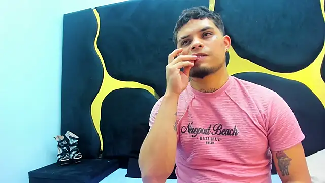 Snapshot of MelissaAndZeuss chatting on February 26, 4:47 am MelissaAndZeuss online show from February 26, 4:47 am