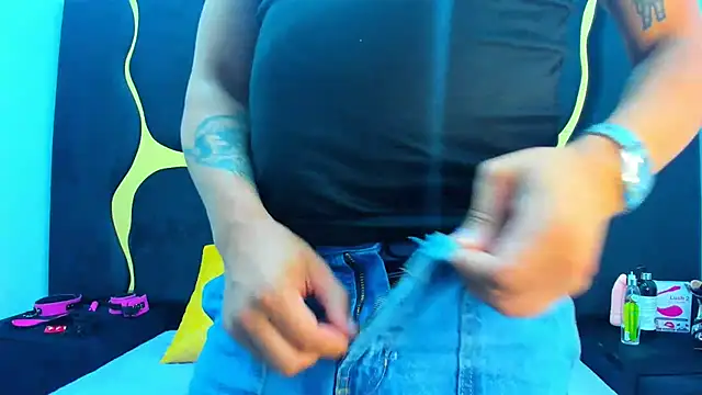 Snapshot of MelissaAndZeuss chatting on March 14, 4:21 am MelissaAndZeuss online show from March 14, 4:21 am