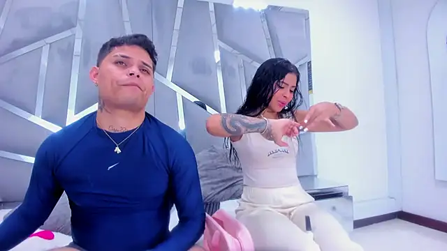 Snapshot of MelissaAndZeuss chatting on March 15, 5:19 am MelissaAndZeuss online show from March 15, 5:19 am