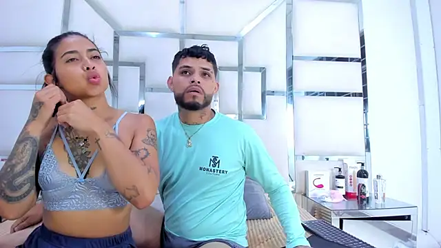 Snapshot of MelissaAndZeuss chatting on October 8, 6:11 am MelissaAndZeuss online show from October 8, 6:11 am